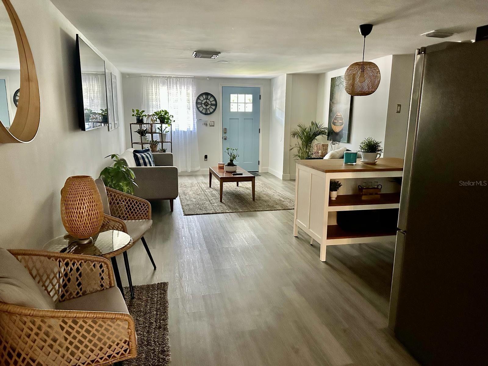 Image 3 of 27 For 1016 Beachwood Avenue
