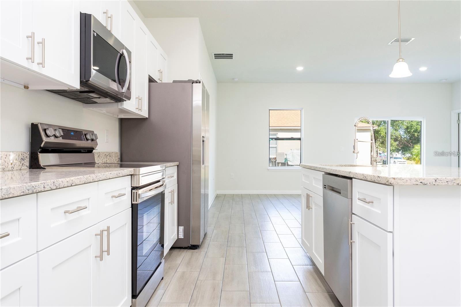 Image 3 of 10 For 560 Kingfisher Drive