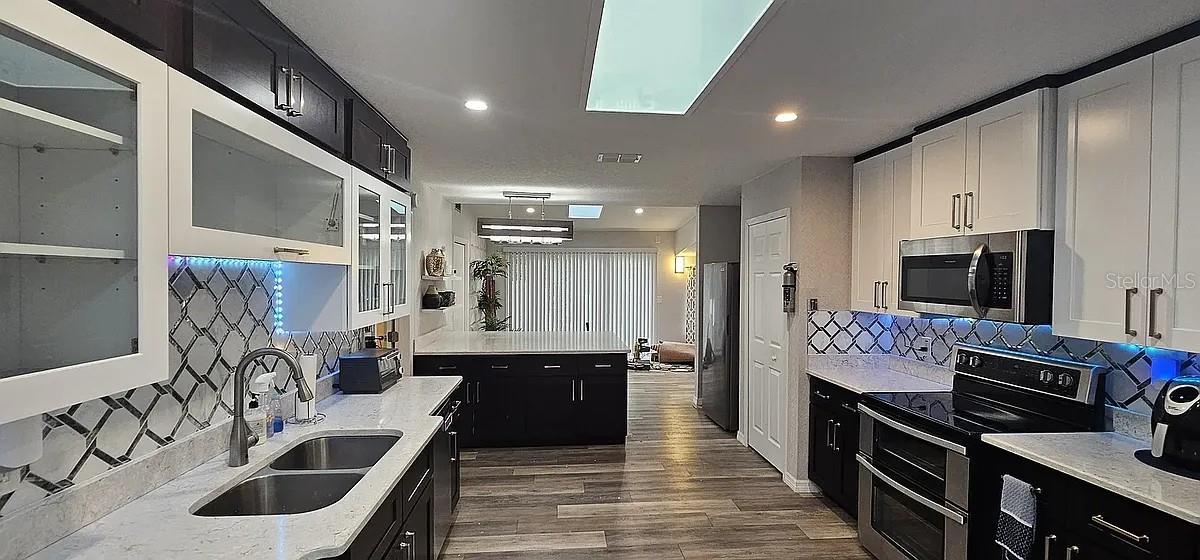 Image 3 of 7 For 7502 Waunaqua Drive