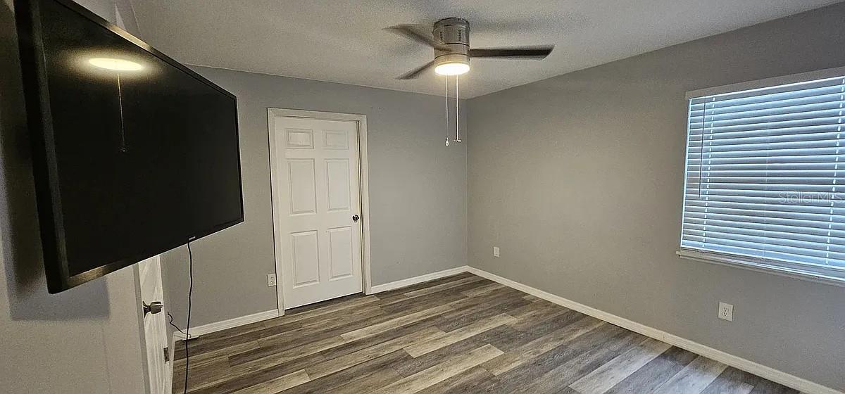 Image 4 of 7 For 7502 Waunaqua Drive