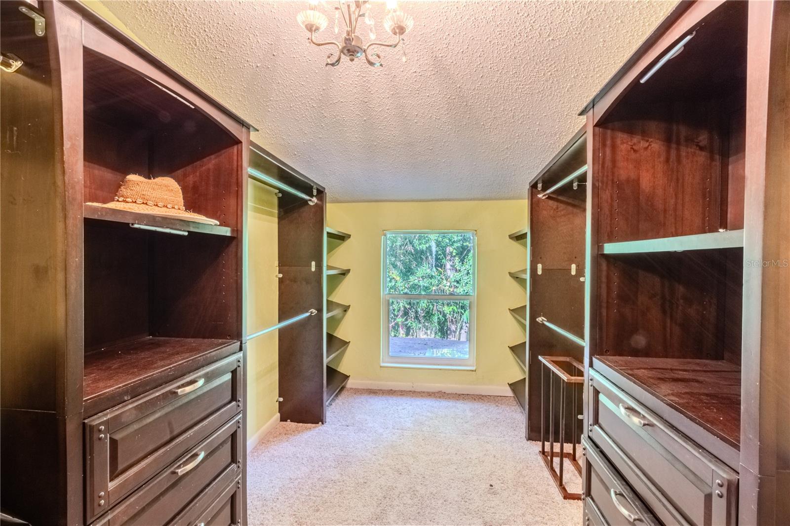 Image 21 of 35 For 39 Cherokee Trail