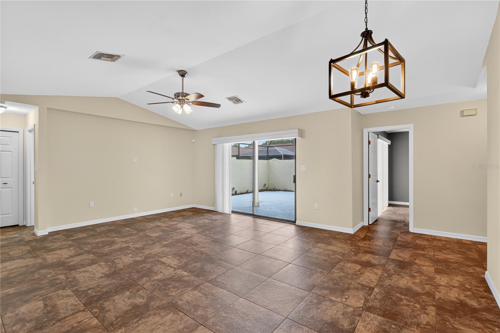 Image 10 of 26 For 1948 Magnolia Circle 48a