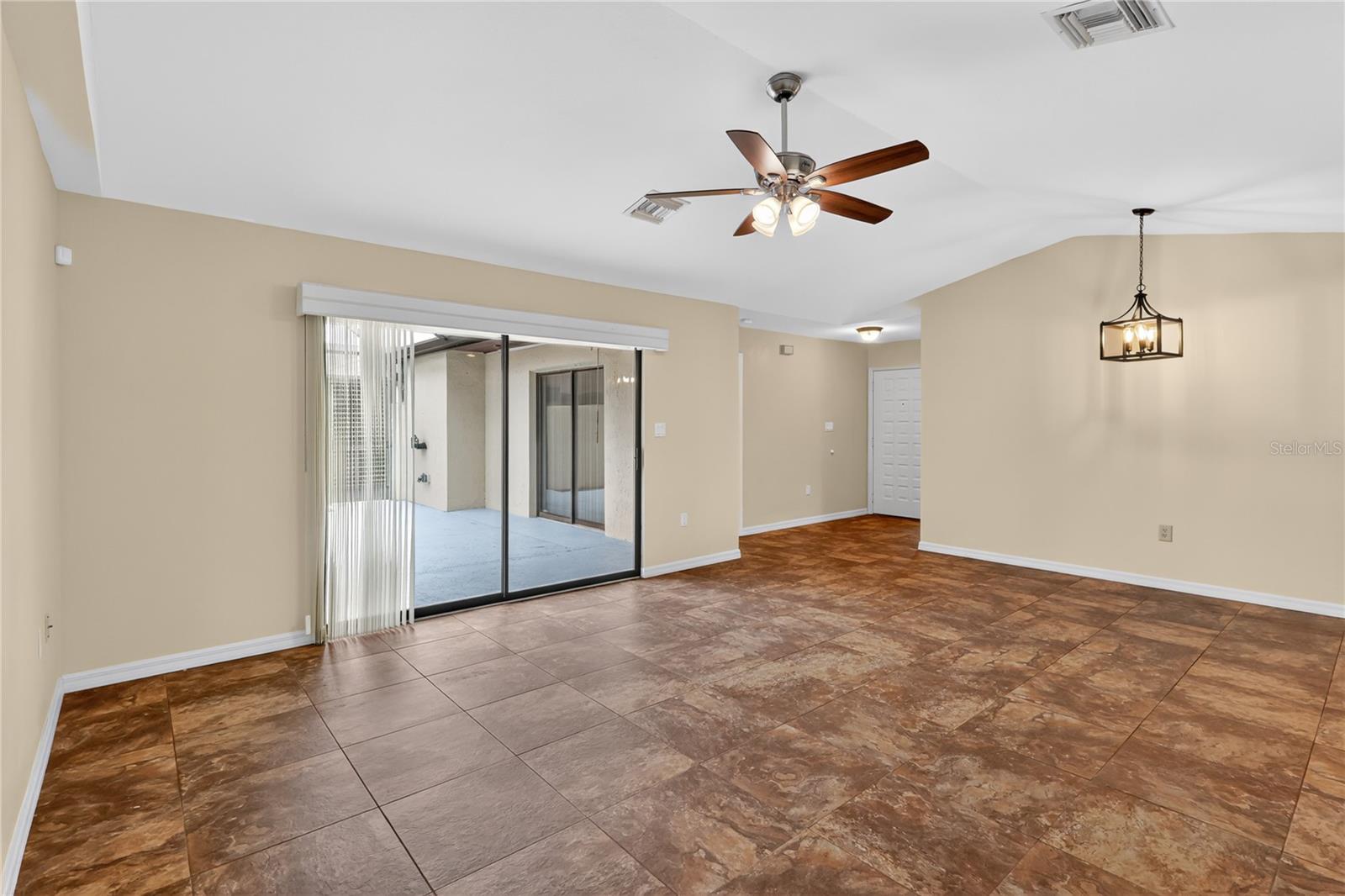 Image 9 of 26 For 1948 Magnolia Circle 48a