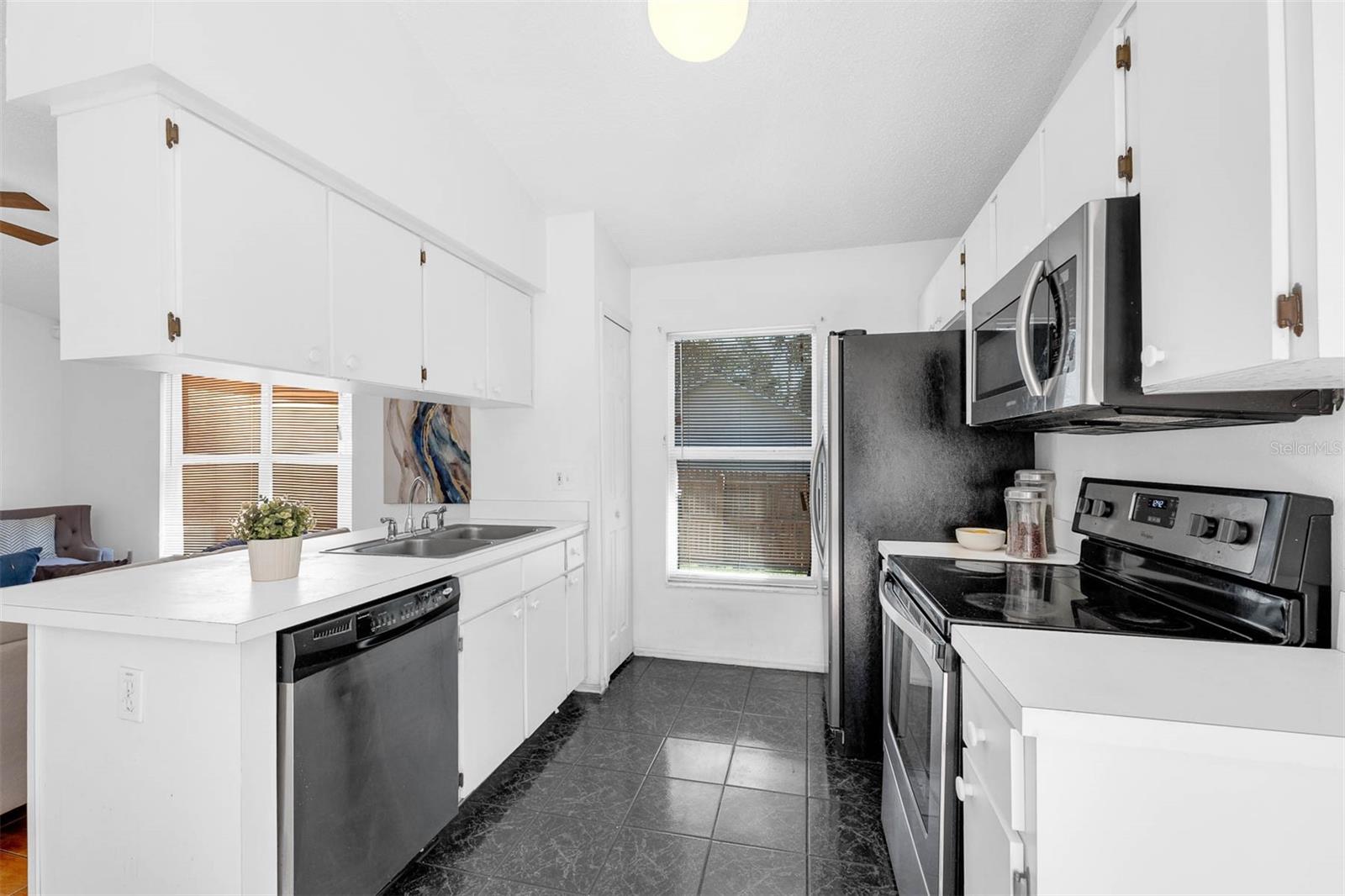 Image 9 of 24 For 5972 Kenlyn Court