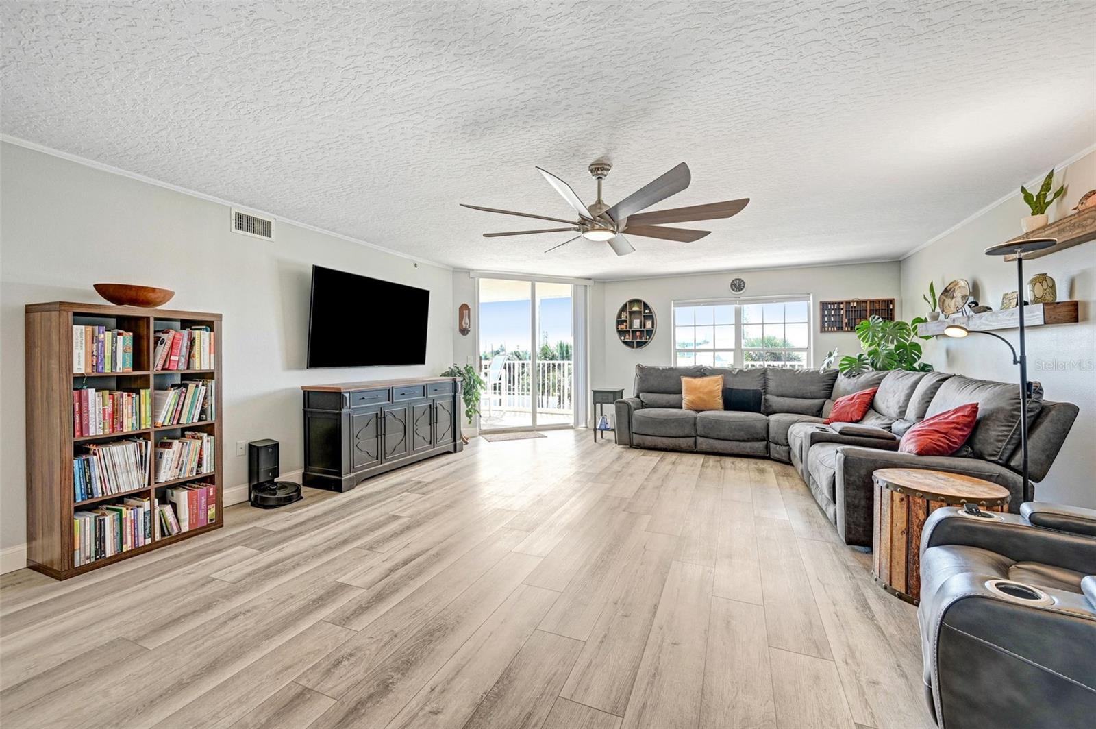 Image 33 of 59 For 3360 Atlantic Avenue 304