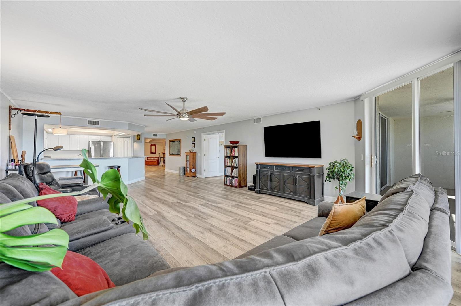 Image 36 of 59 For 3360 Atlantic Avenue 304