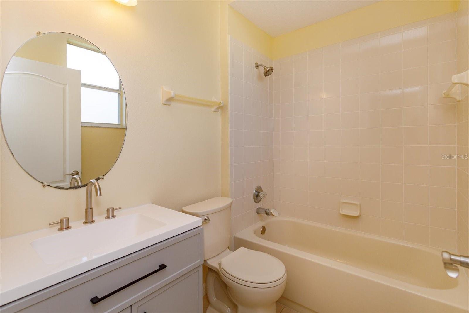 Image 16 of 23 For 18172 Thornhill Grand Circle