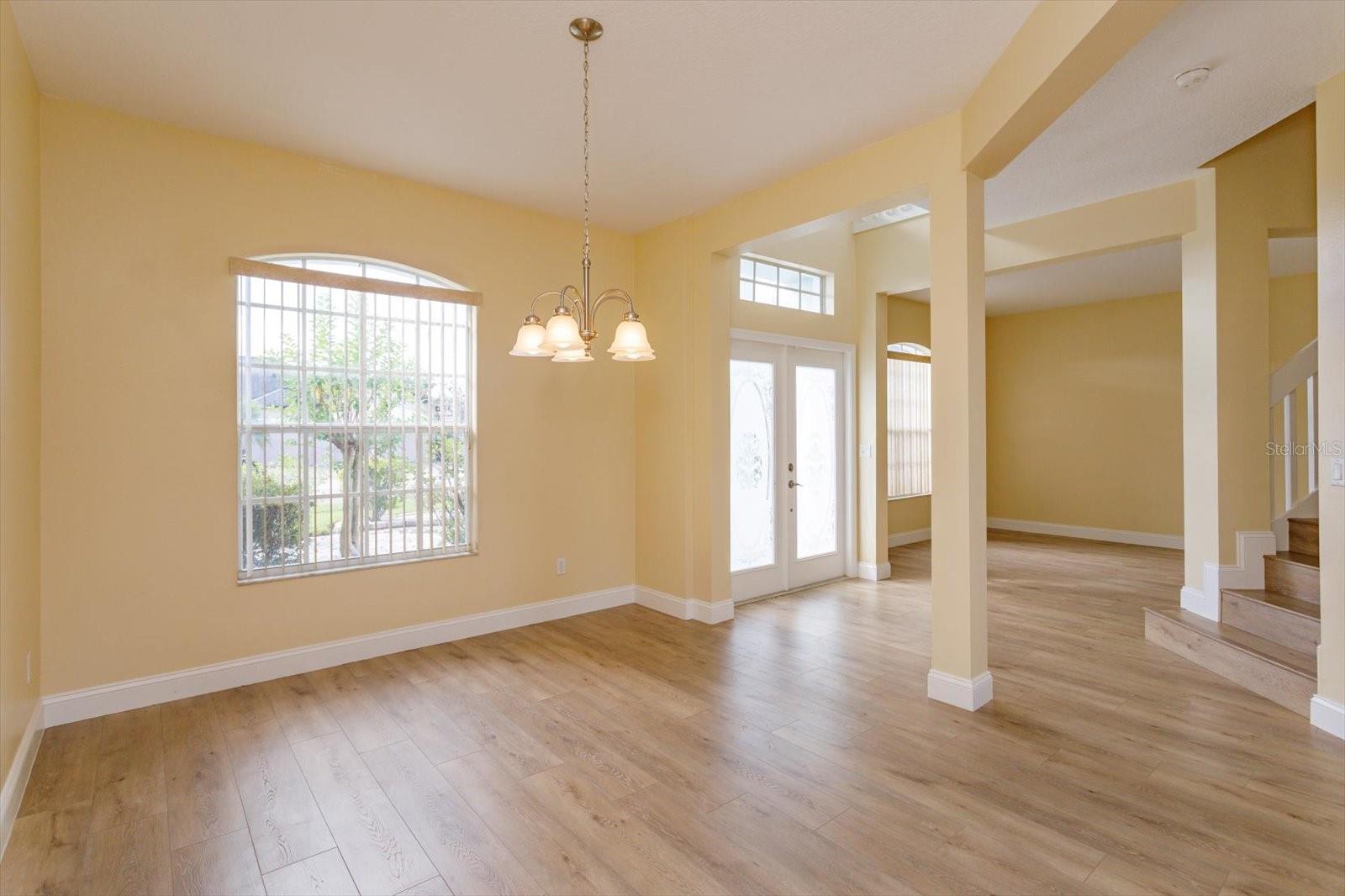 Image 3 of 23 For 18172 Thornhill Grand Circle