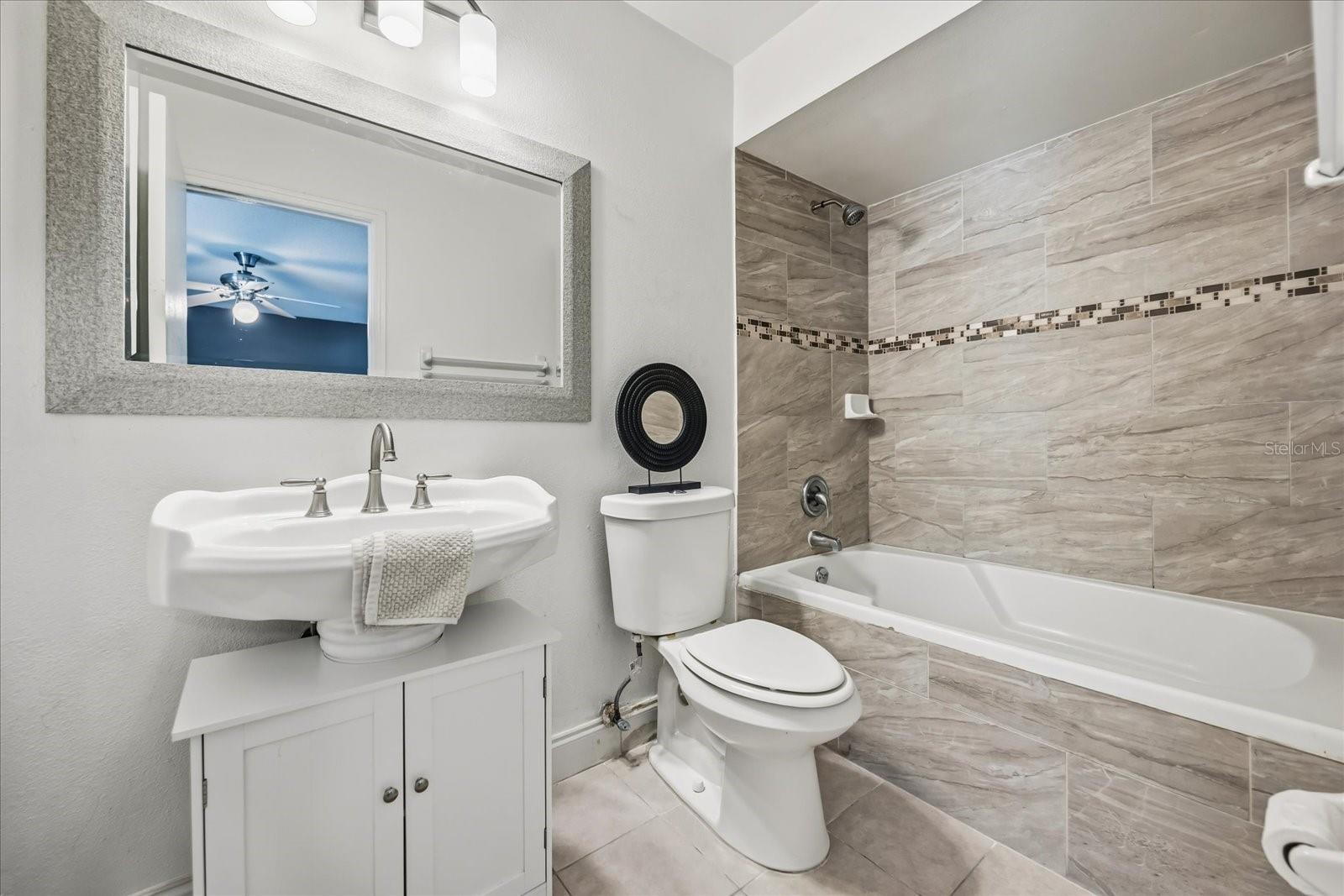 Image 17 of 25 For 2308 Harbor Town Drive