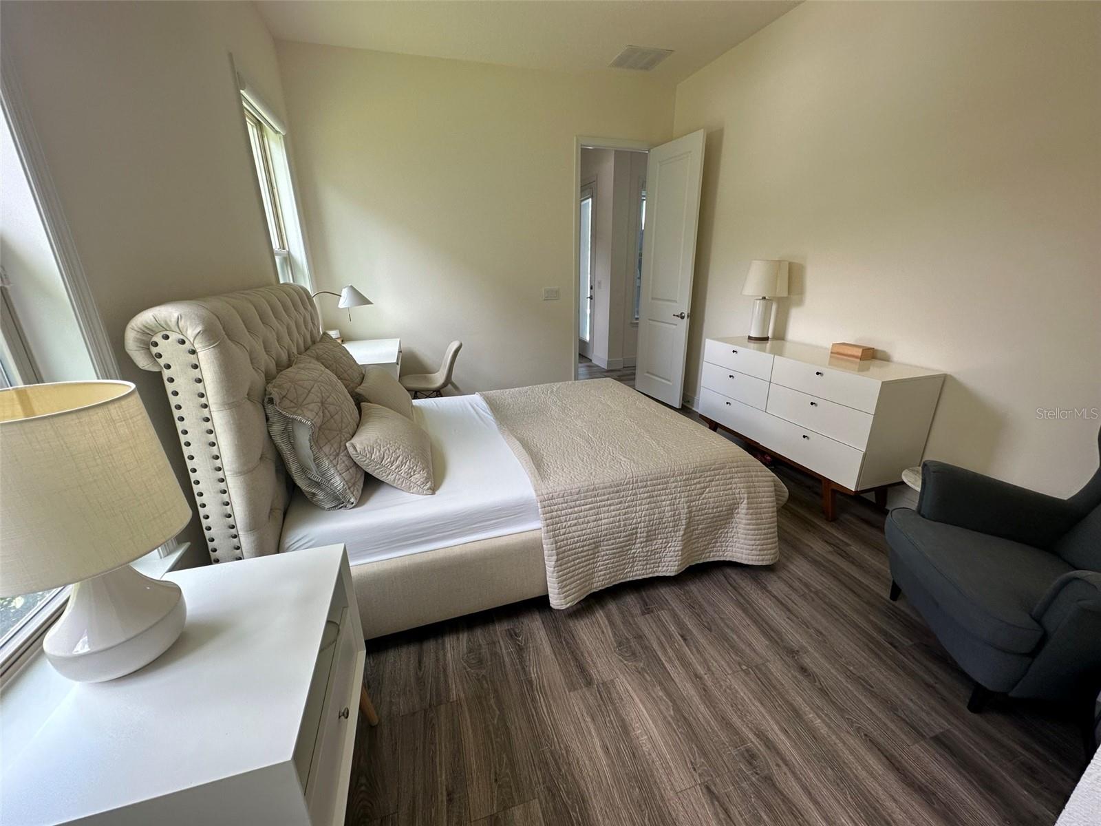 Image 23 of 66 For 1416 Oil Lamp Cove