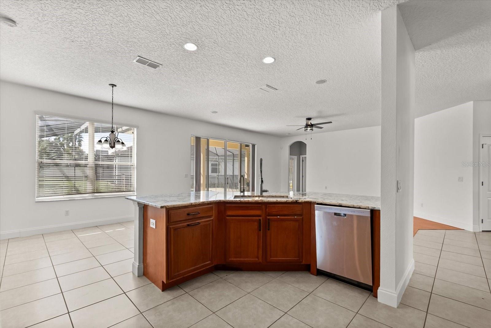 Image 13 of 41 For 1553 Cranston Street