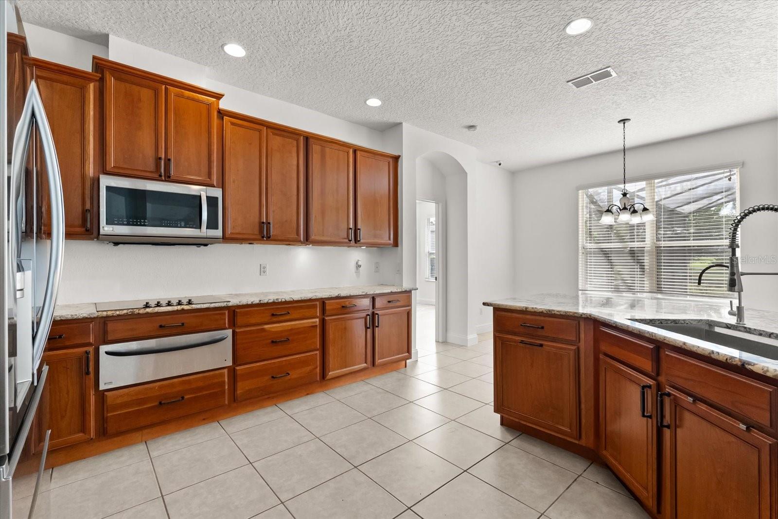 Image 14 of 41 For 1553 Cranston Street