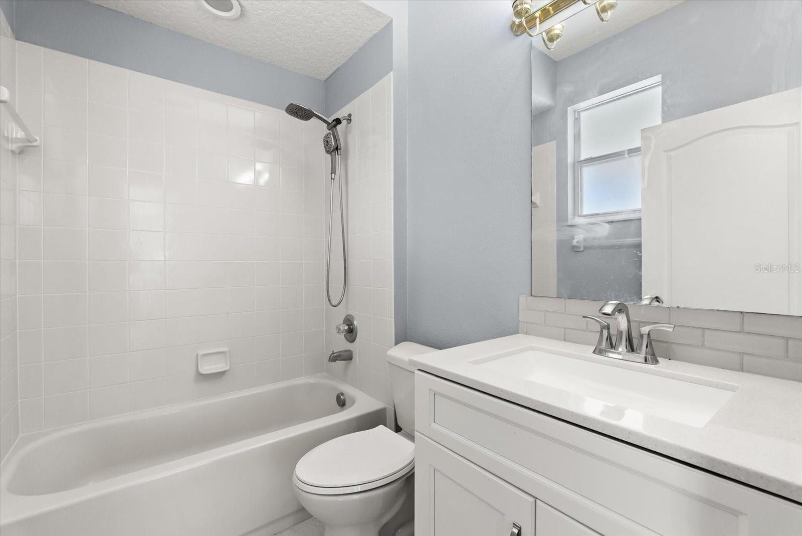 Image 15 of 41 For 1553 Cranston Street