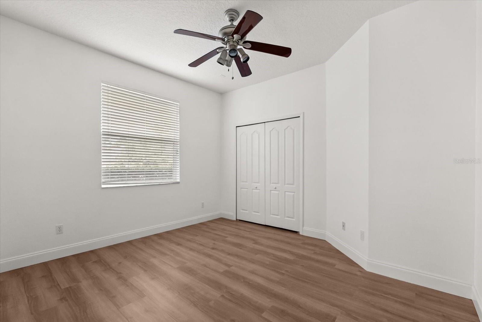 Image 16 of 41 For 1553 Cranston Street