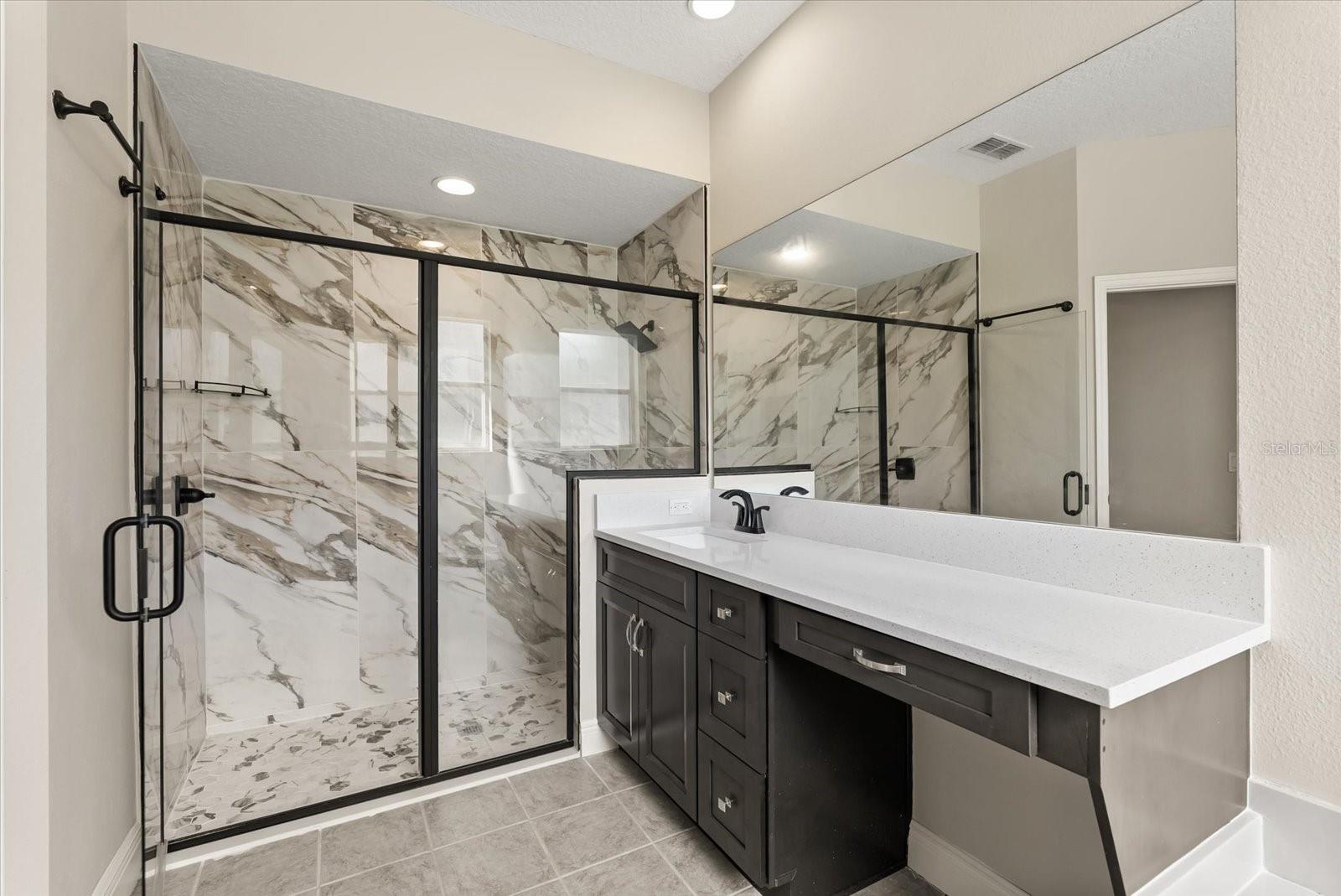 Image 22 of 41 For 1553 Cranston Street