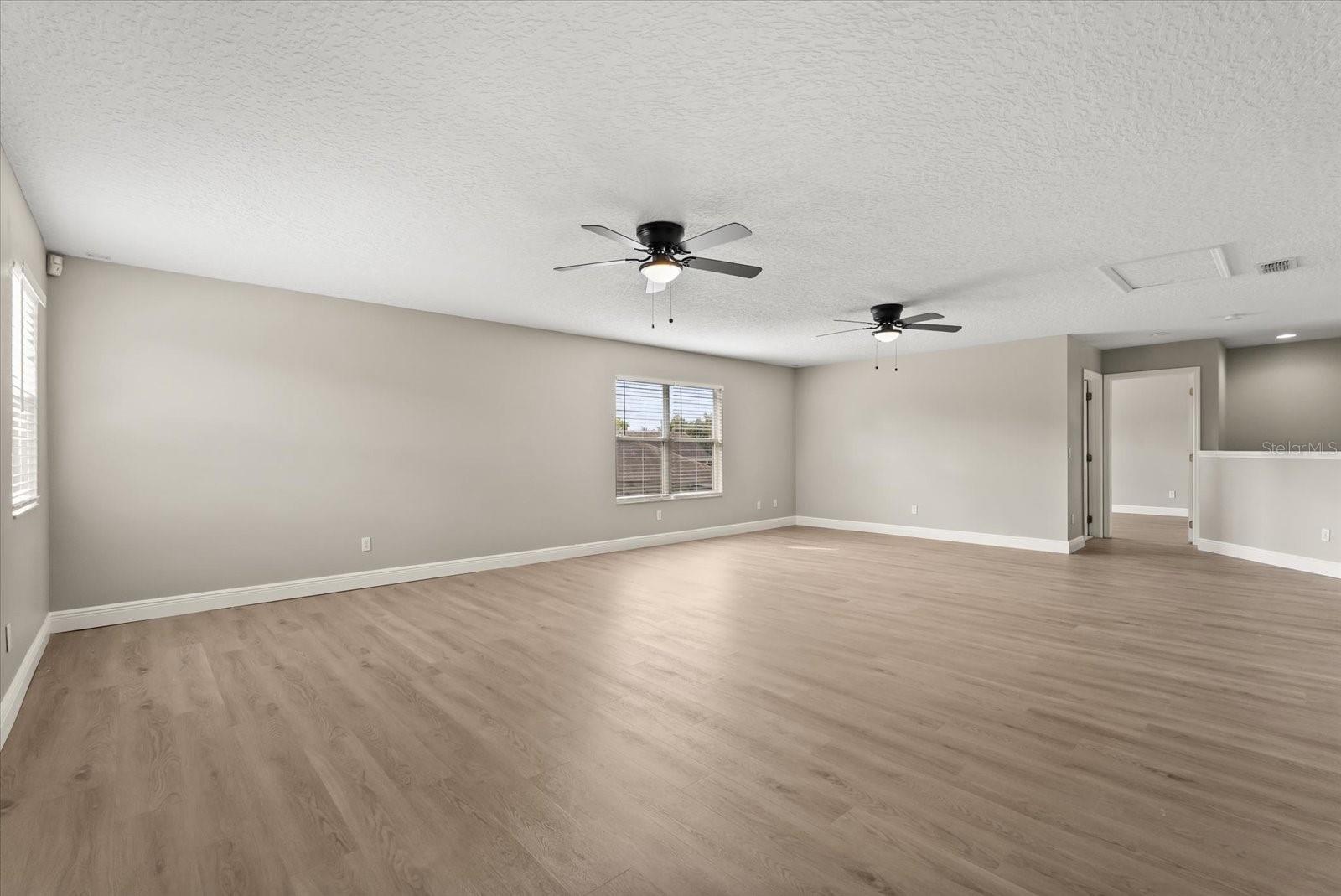 Image 25 of 41 For 1553 Cranston Street