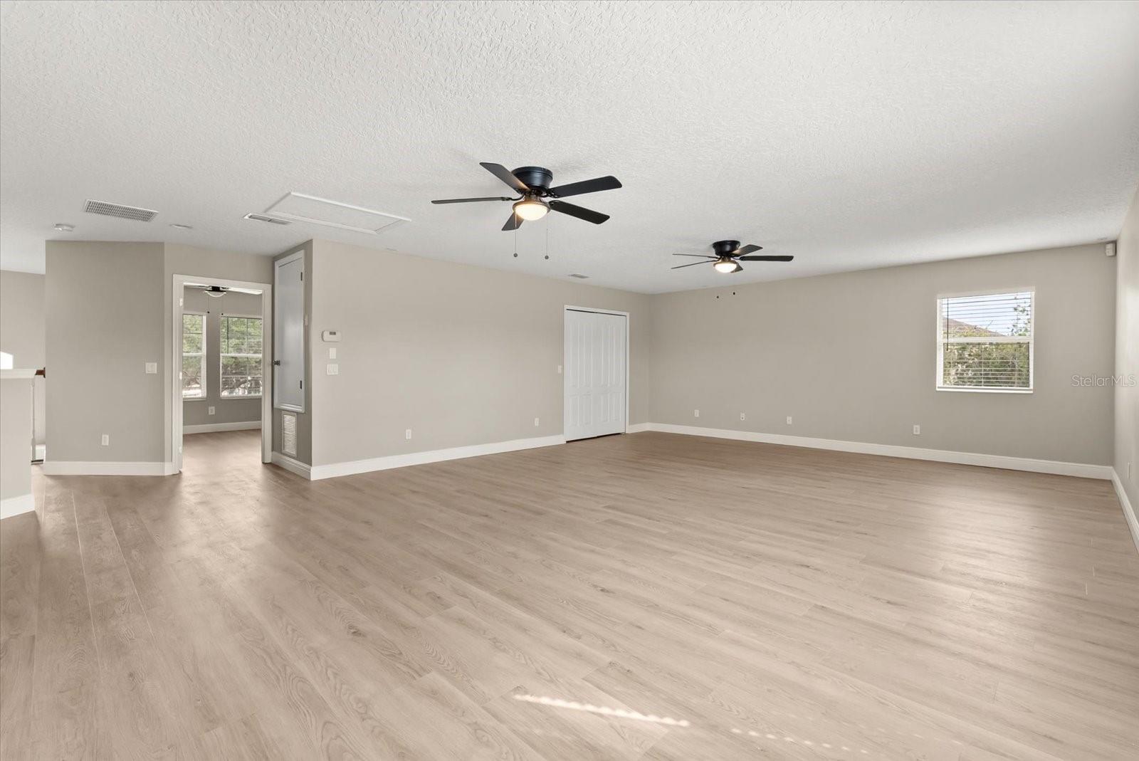 Image 26 of 41 For 1553 Cranston Street