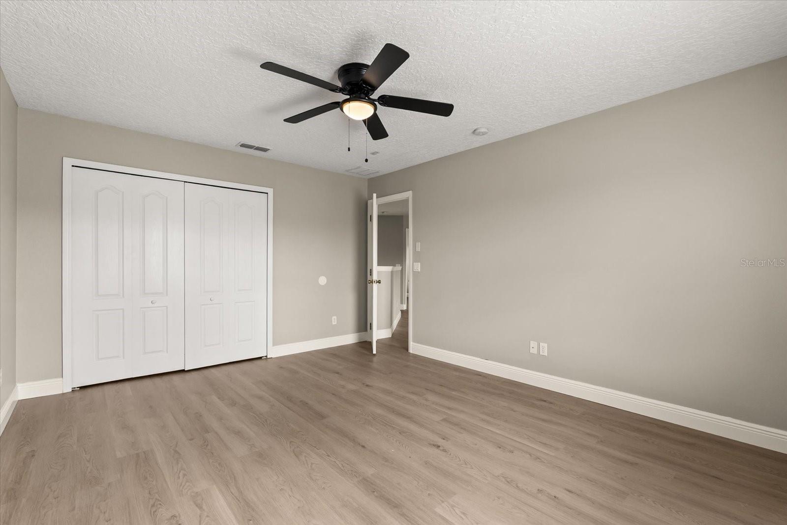 Image 29 of 41 For 1553 Cranston Street