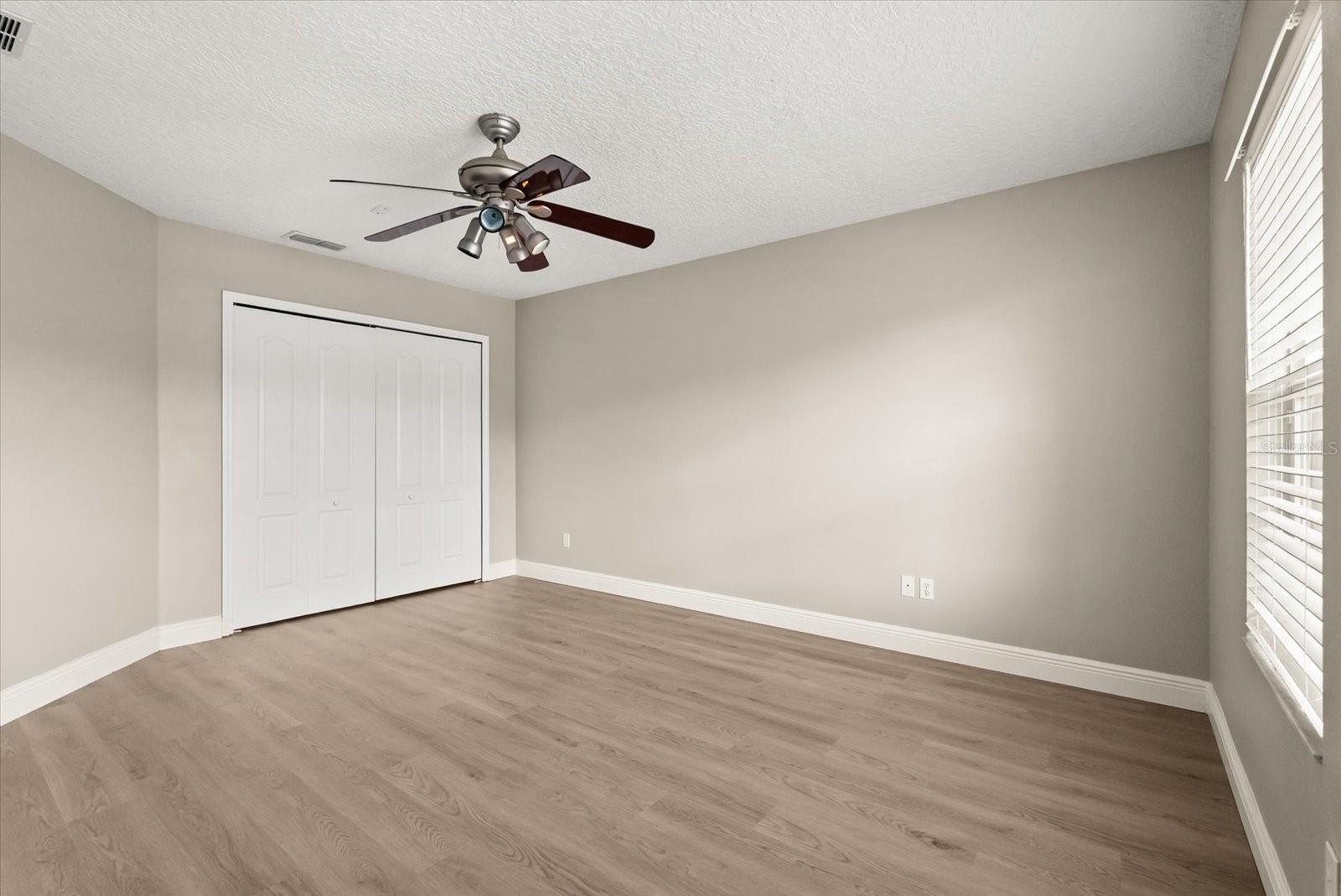 Image 30 of 41 For 1553 Cranston Street