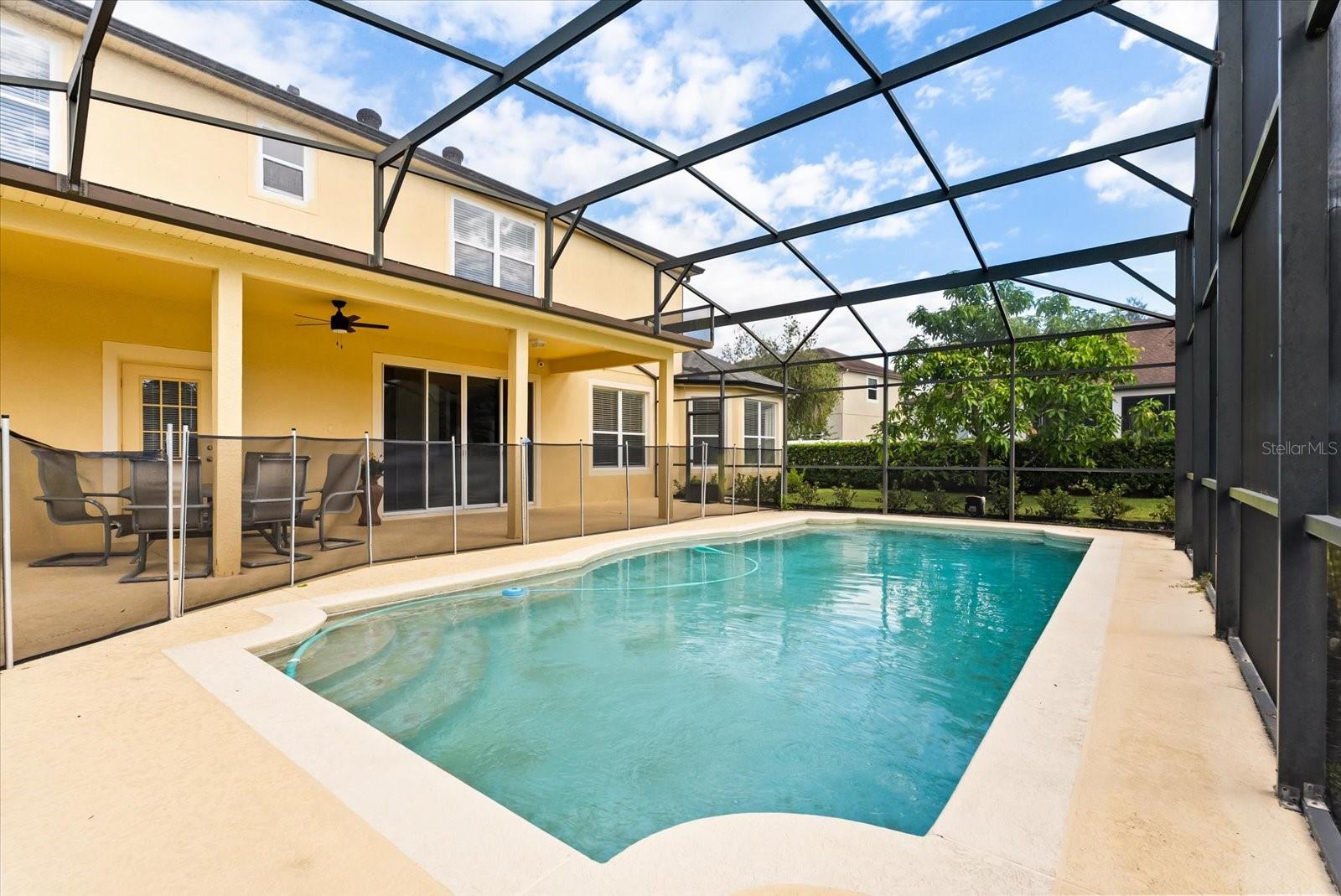 Image 35 of 41 For 1553 Cranston Street