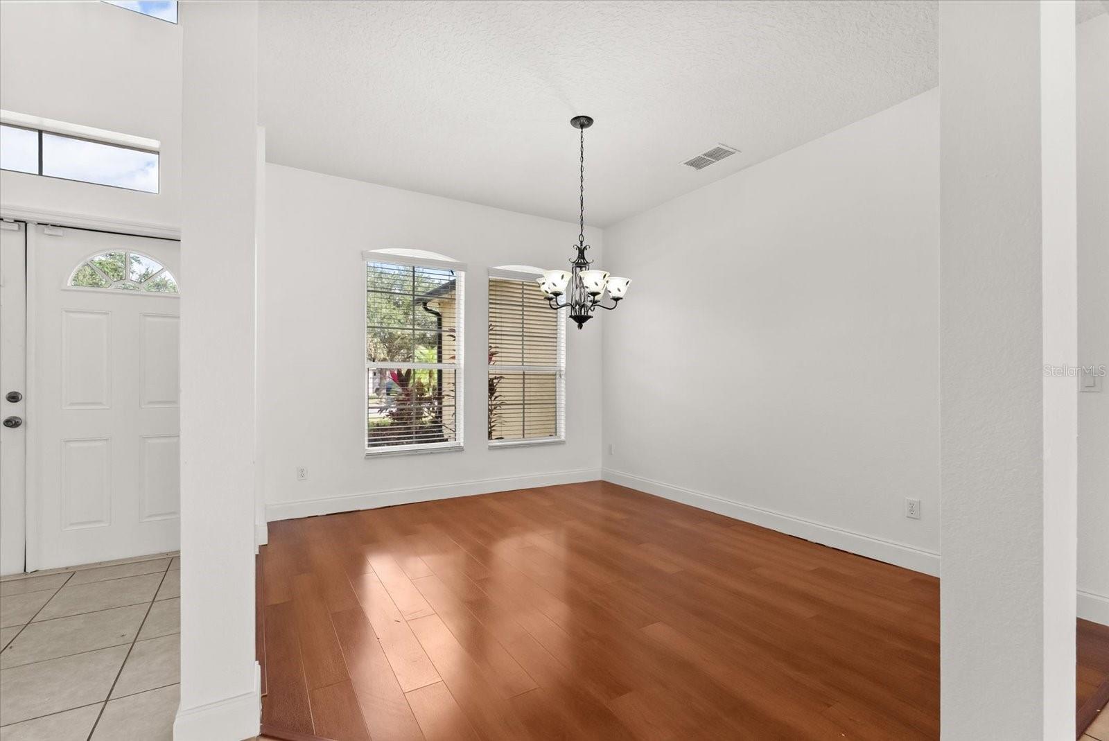 Image 5 of 41 For 1553 Cranston Street