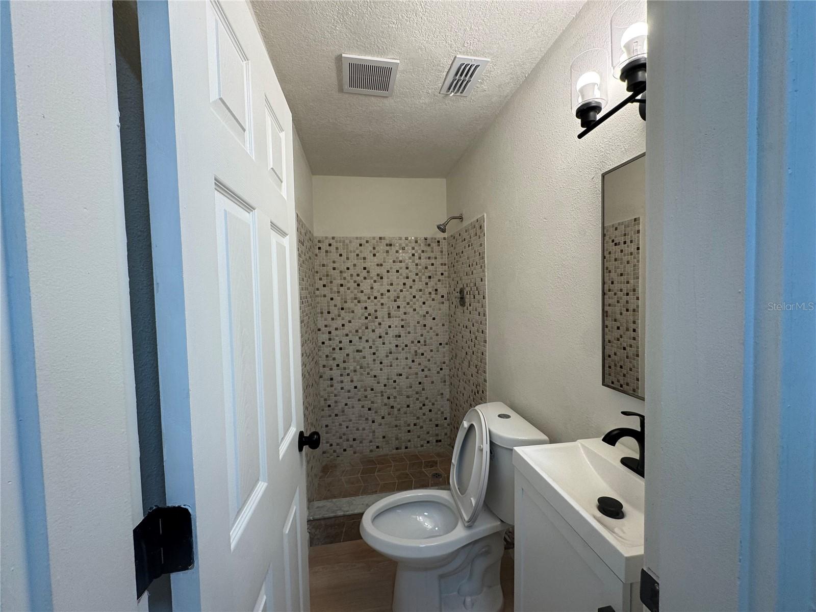 Image 10 of 15 For 2580 Euston Road 0