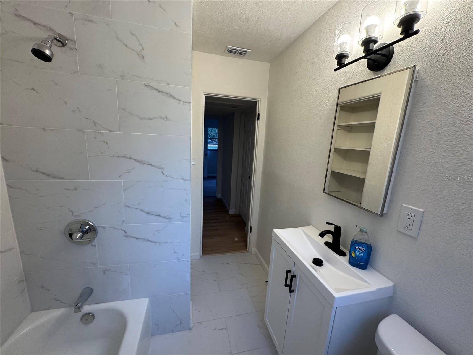 Image 13 of 15 For 2580 Euston Road 0