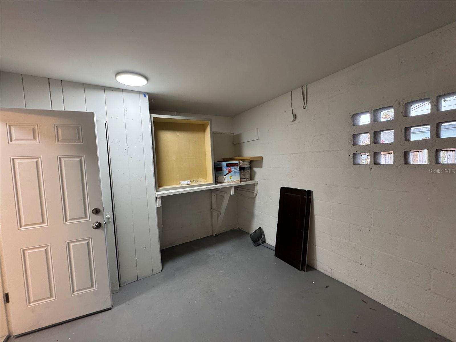 Image 5 of 15 For 2580 Euston Road 0