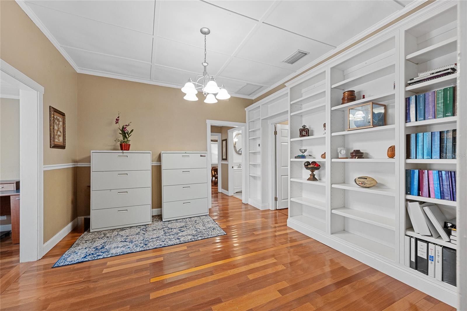 Image 6 of 21 For 272 Warren Avenue