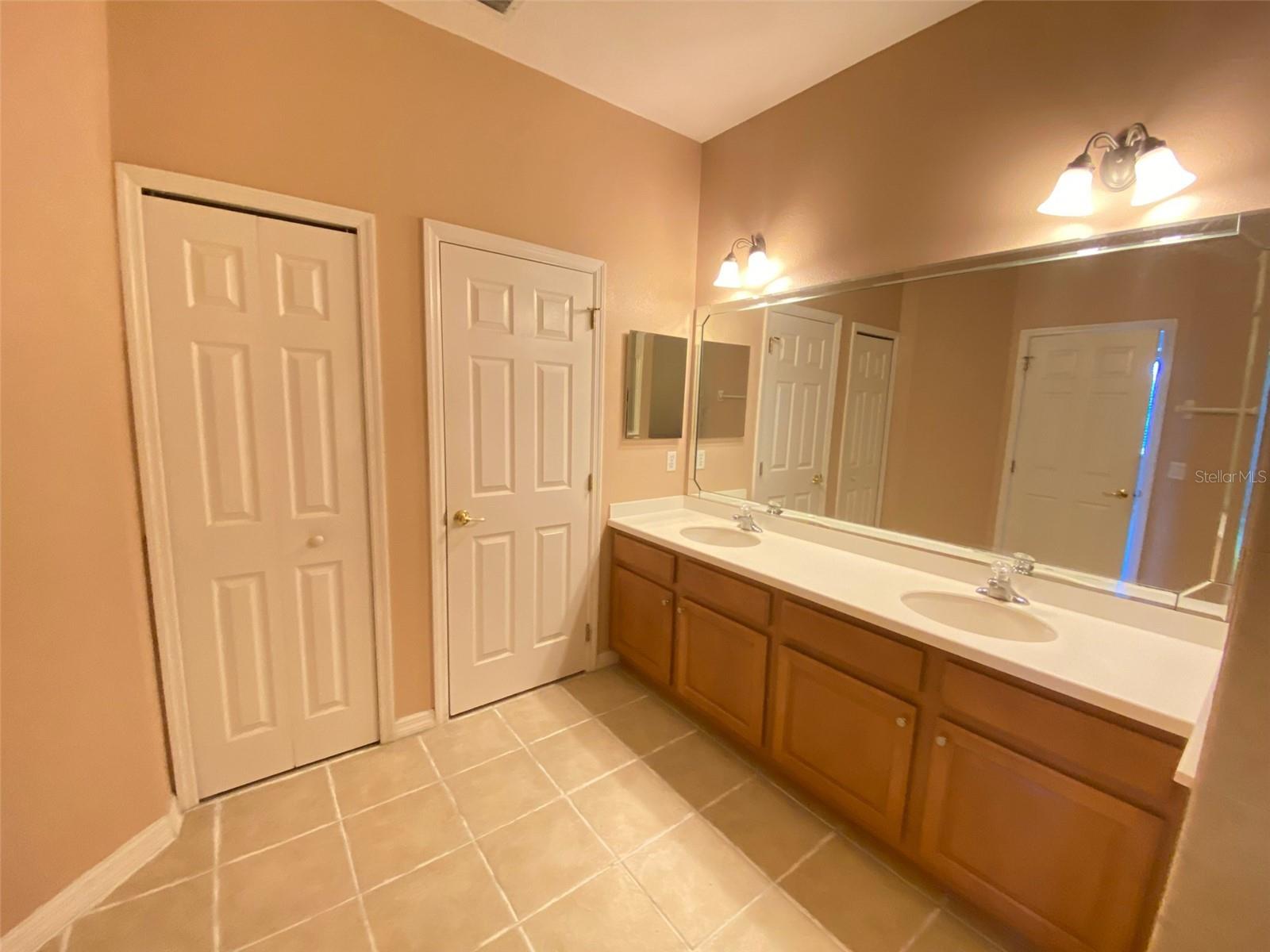 Image 22 of 38 For 9435 Myrtle Creek Lane 312