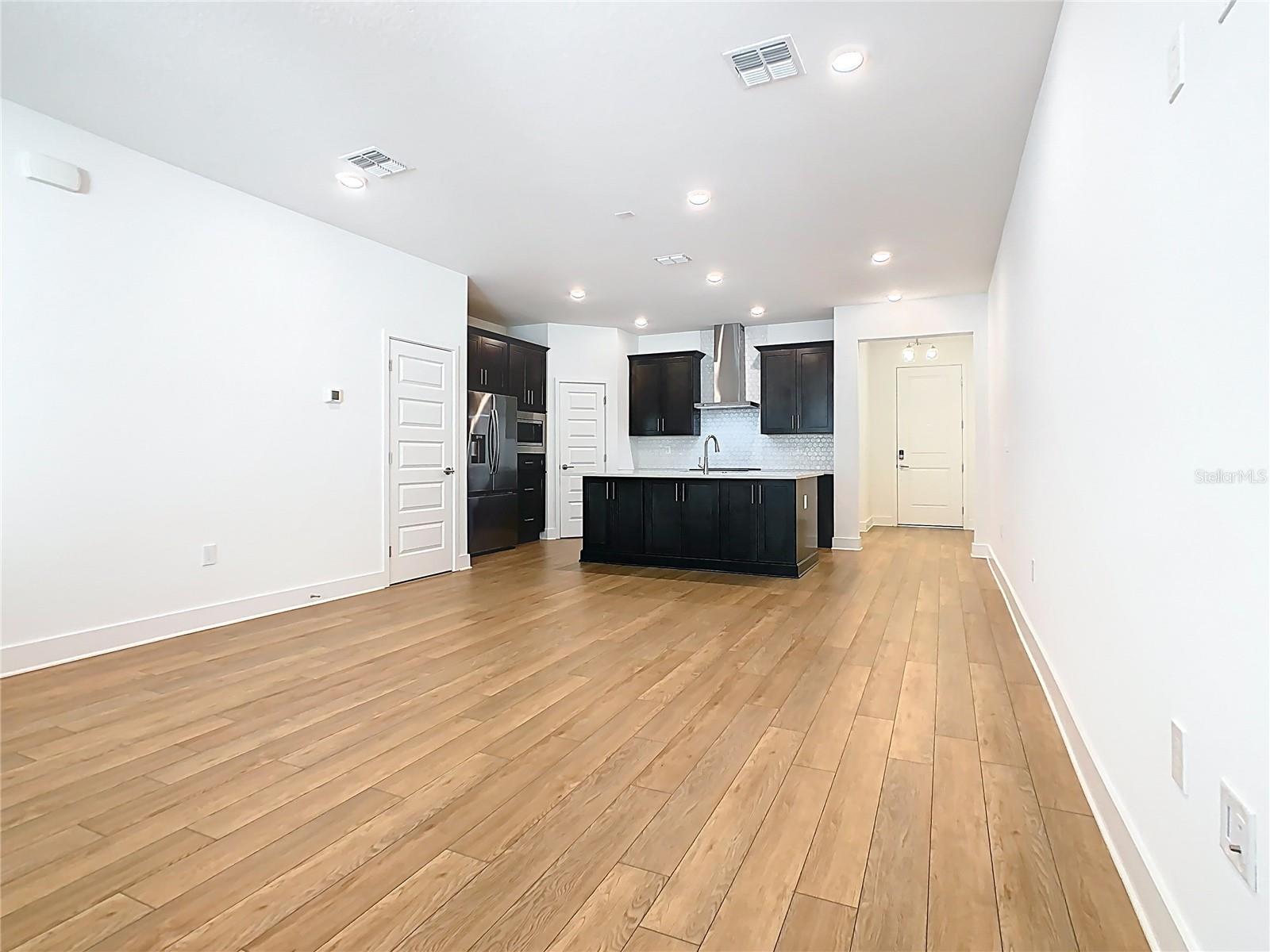 Image 17 of 75 For 13809 Luna Harvest Ave.