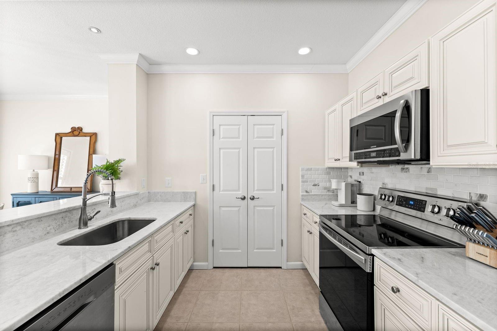 Image 10 of 24 For 451 Water Street