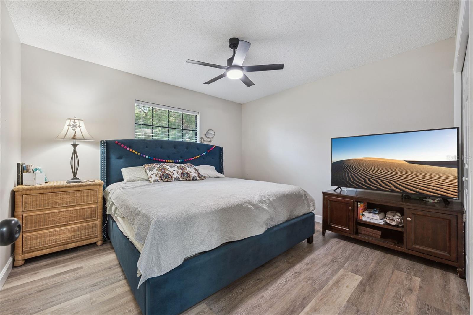 Image 11 of 20 For 240 Line Drive