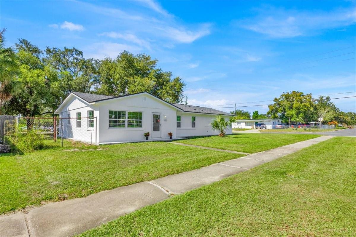 Image 2 of 28 For 2930 Rio Lane