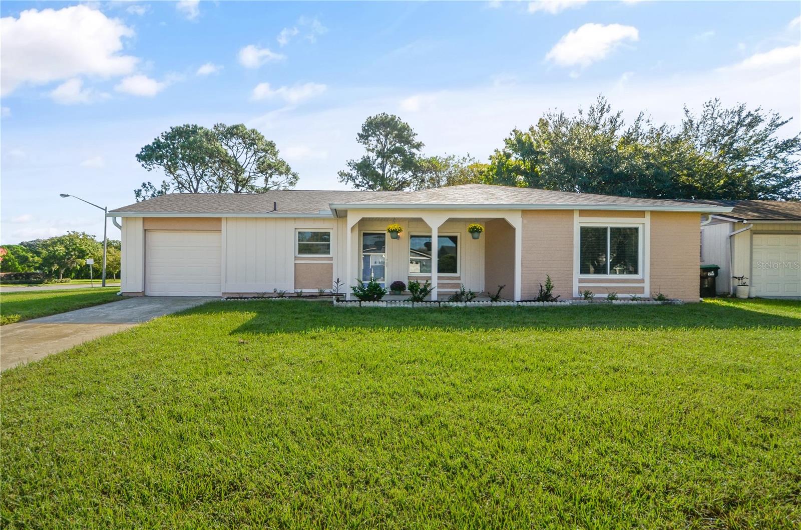 Image 2 of 35 For 10305 Licorice Way