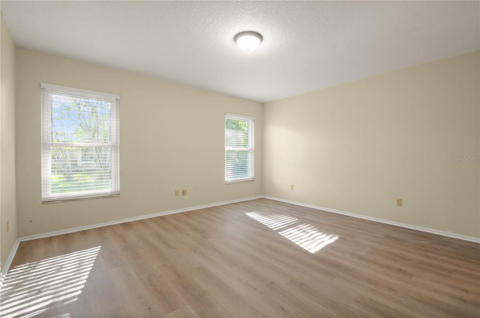 Image 22 of 35 For 10305 Licorice Way