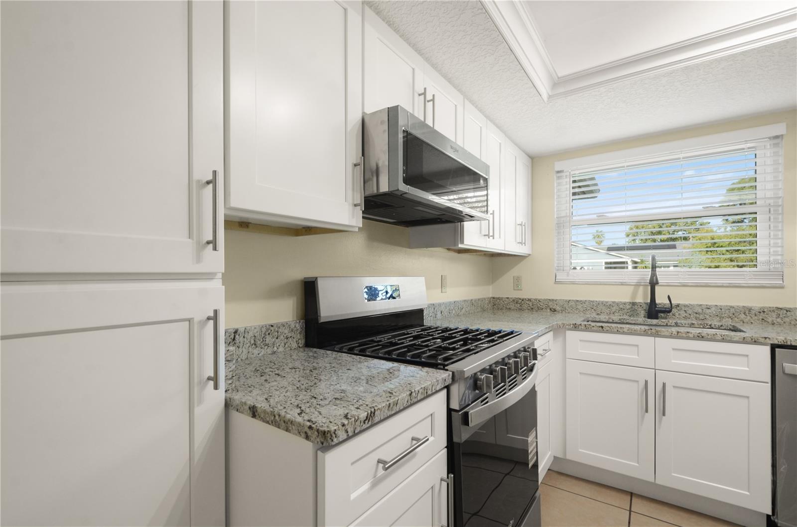 Image 5 of 35 For 10305 Licorice Way