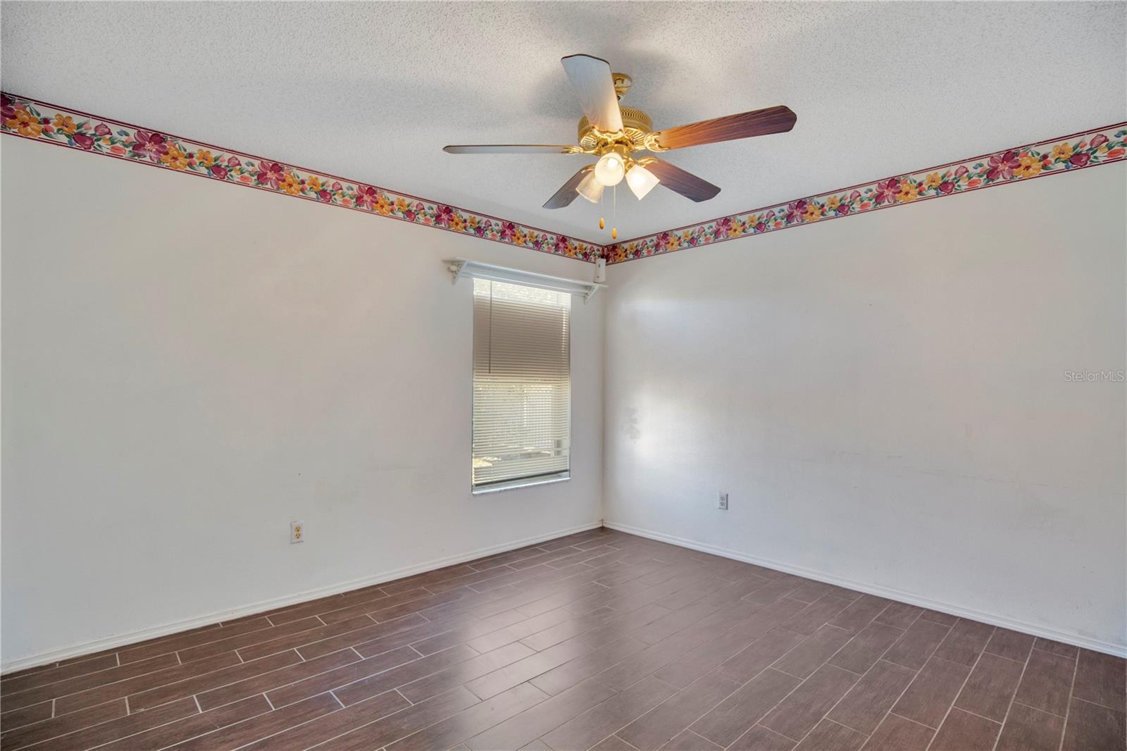 Image 12 of 31 For 6019 Long Peak Drive