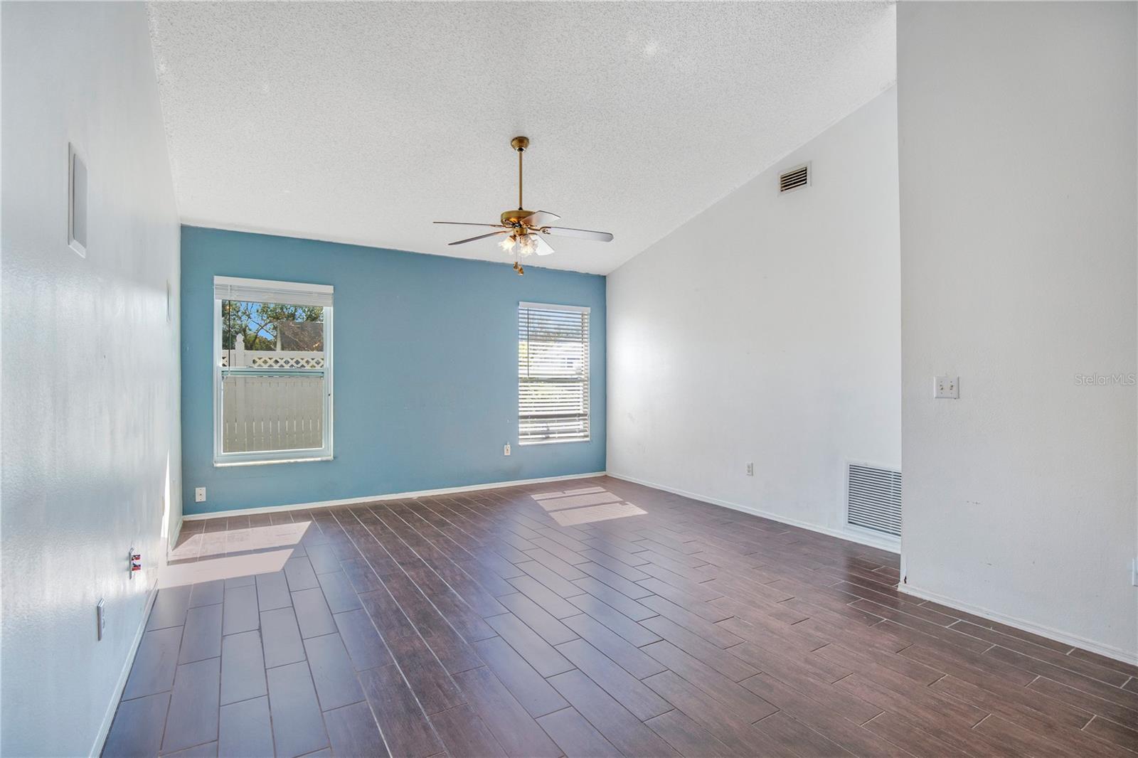 Image 17 of 31 For 6019 Long Peak Drive