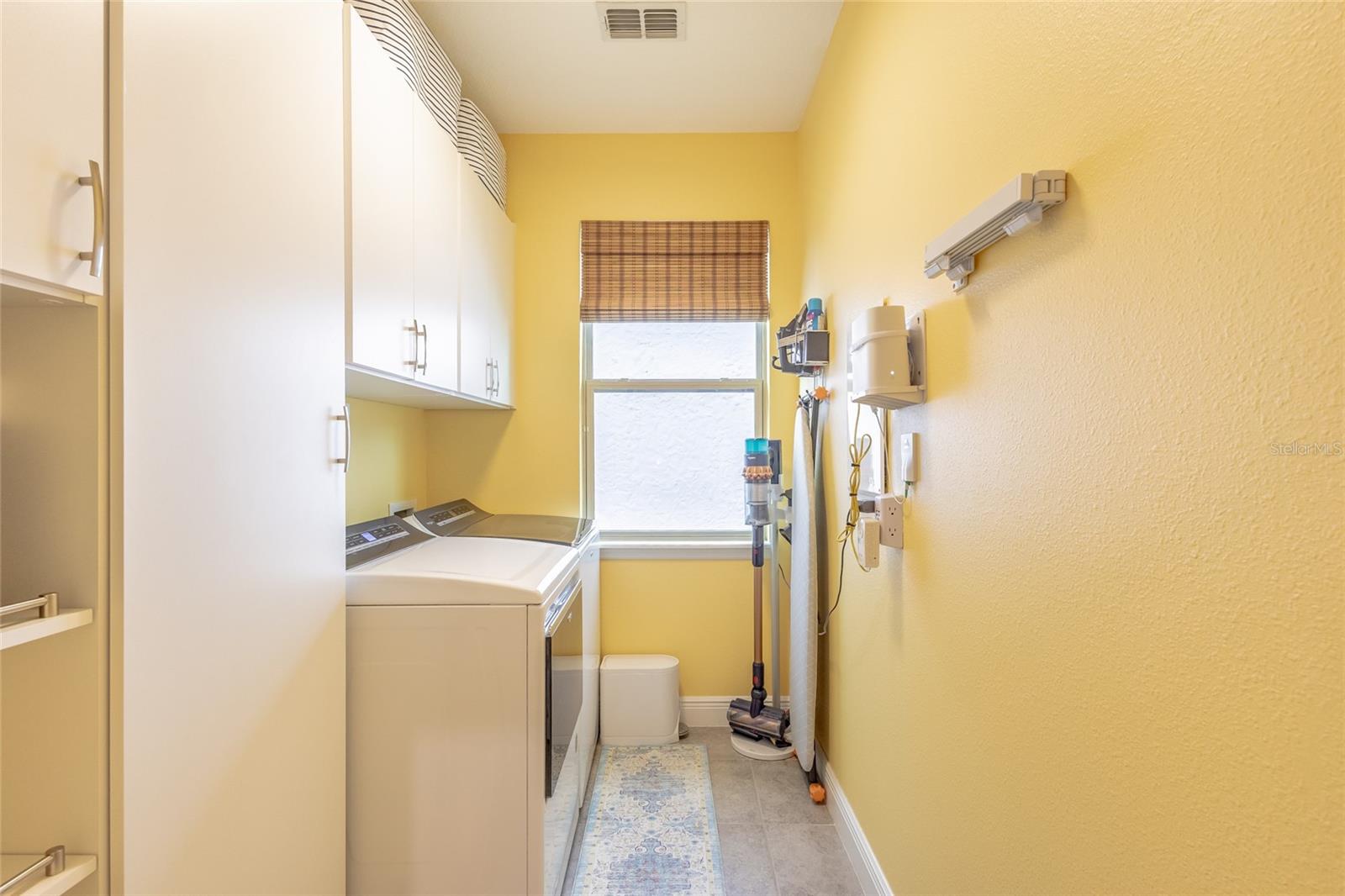 Image 16 of 100 For 14243 Holly Pond Court