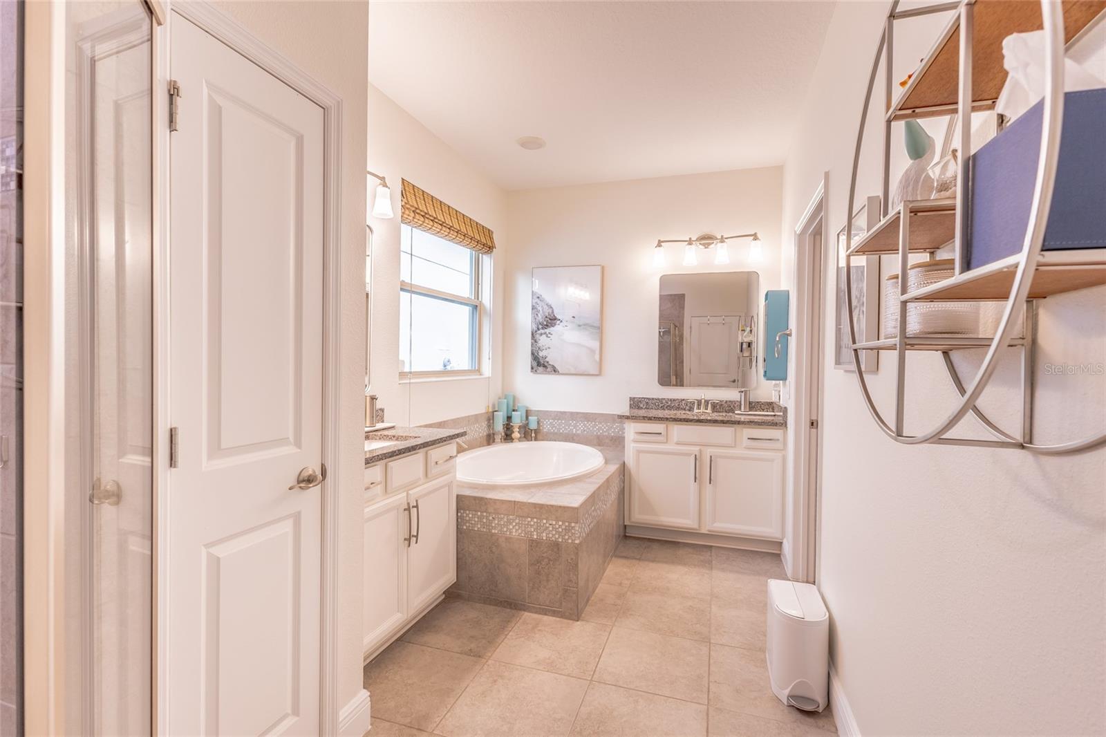 Image 39 of 100 For 14243 Holly Pond Court