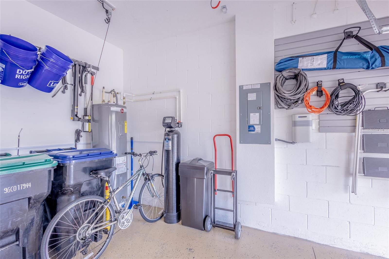 Image 65 of 100 For 14243 Holly Pond Court