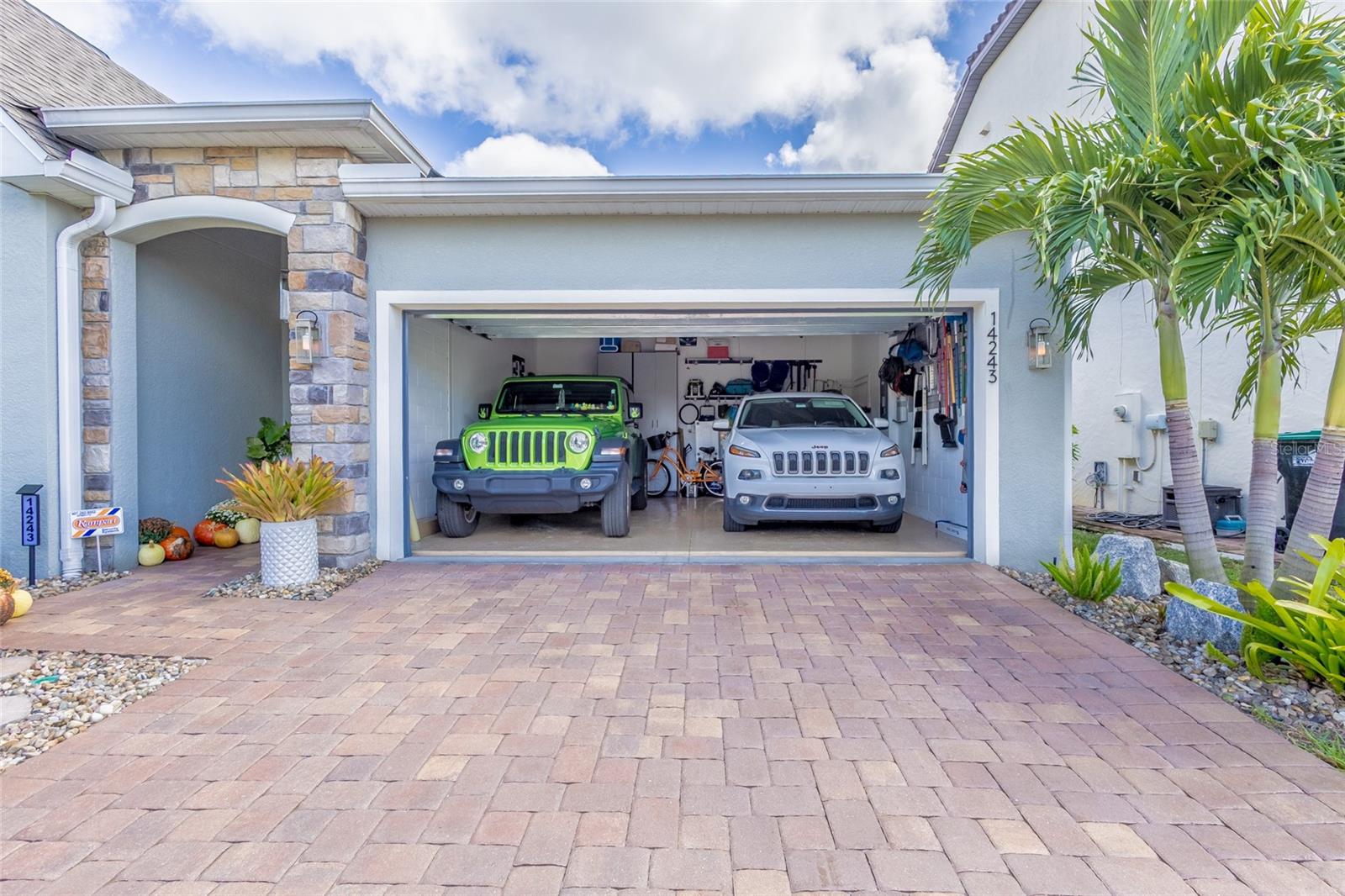 Image 69 of 100 For 14243 Holly Pond Court