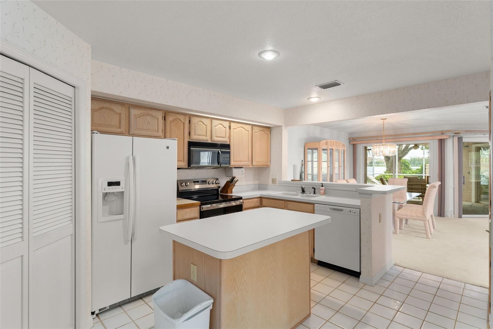 Image 17 of 66 For 7571 Somerset Shores Court