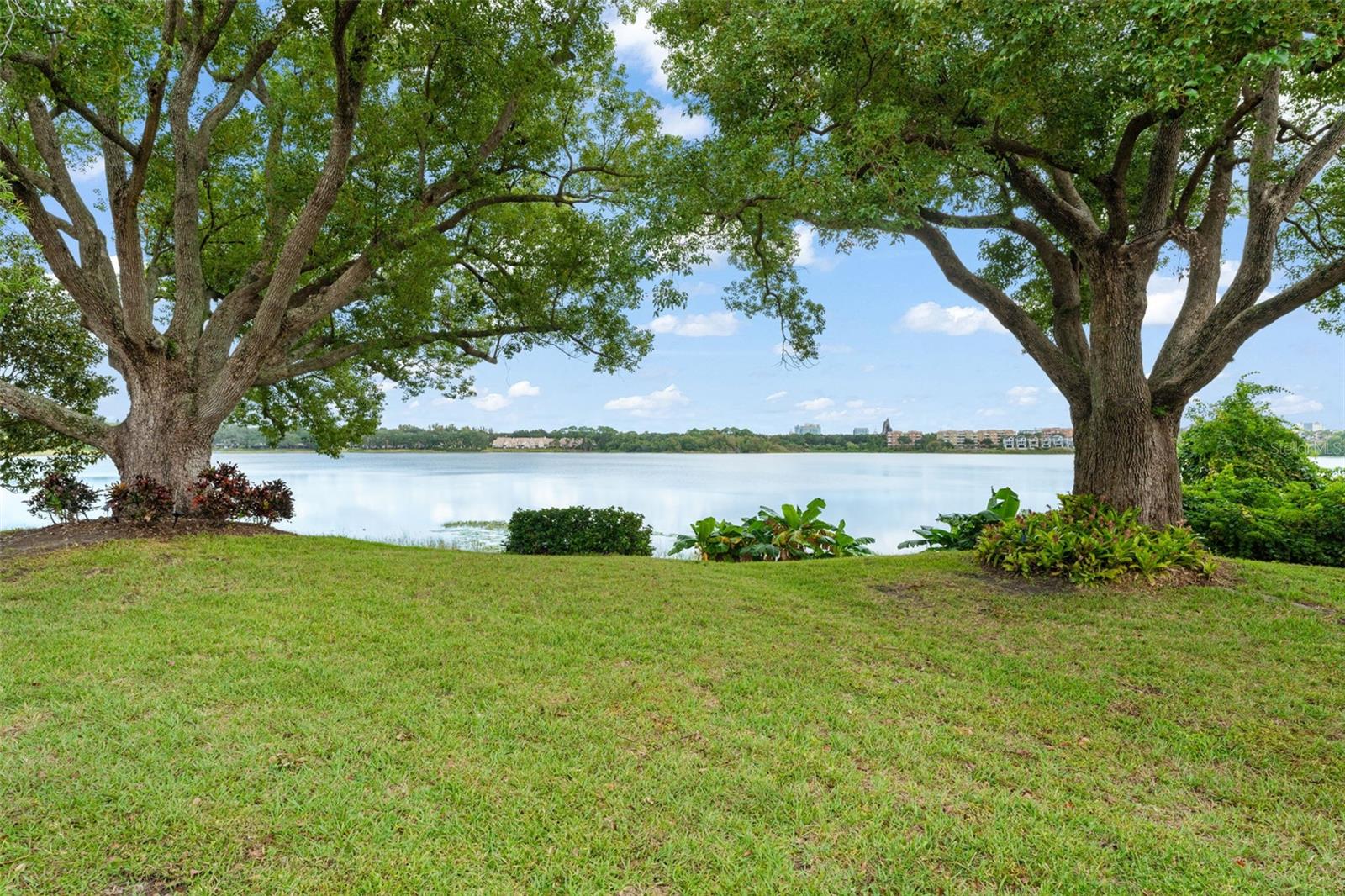 Image 48 of 66 For 7571 Somerset Shores Court