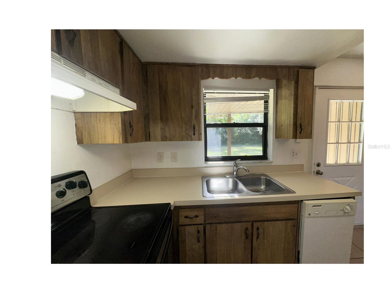 Image 9 of 15 For 2316 Bryan Street