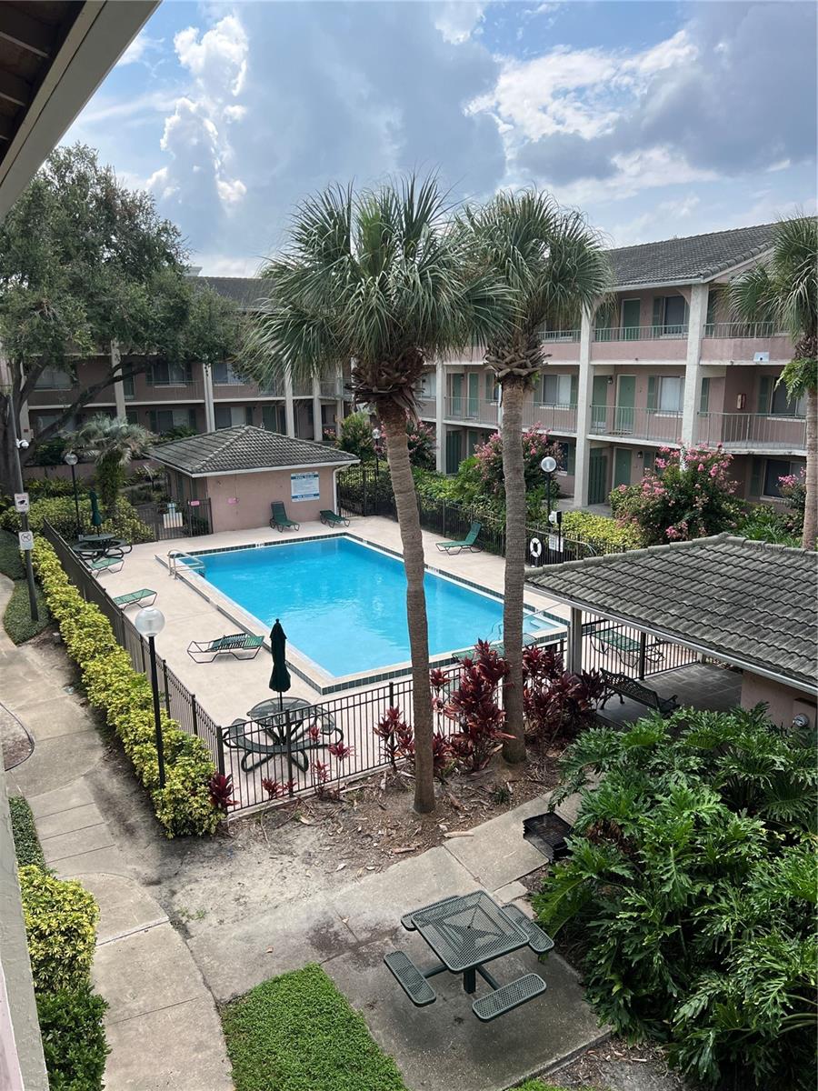 Image 22 of 27 For 120 Blue Pointe Way 320