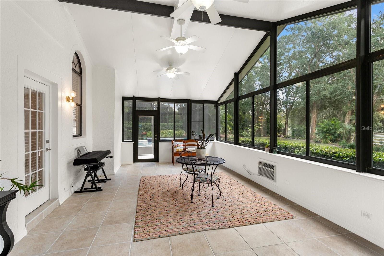 Image 23 of 49 For 574 Sand Wedge Loop