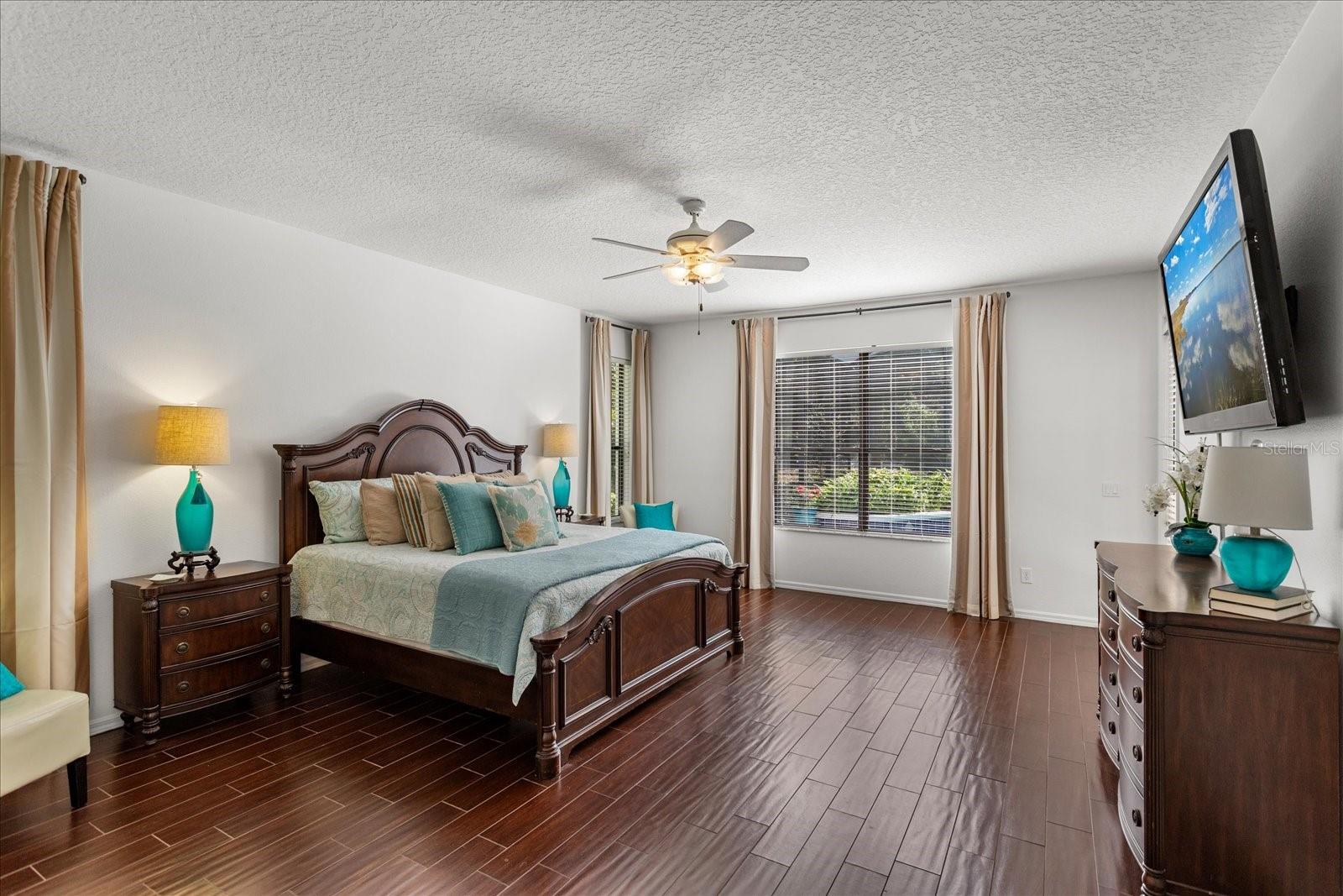 Image 24 of 49 For 574 Sand Wedge Loop