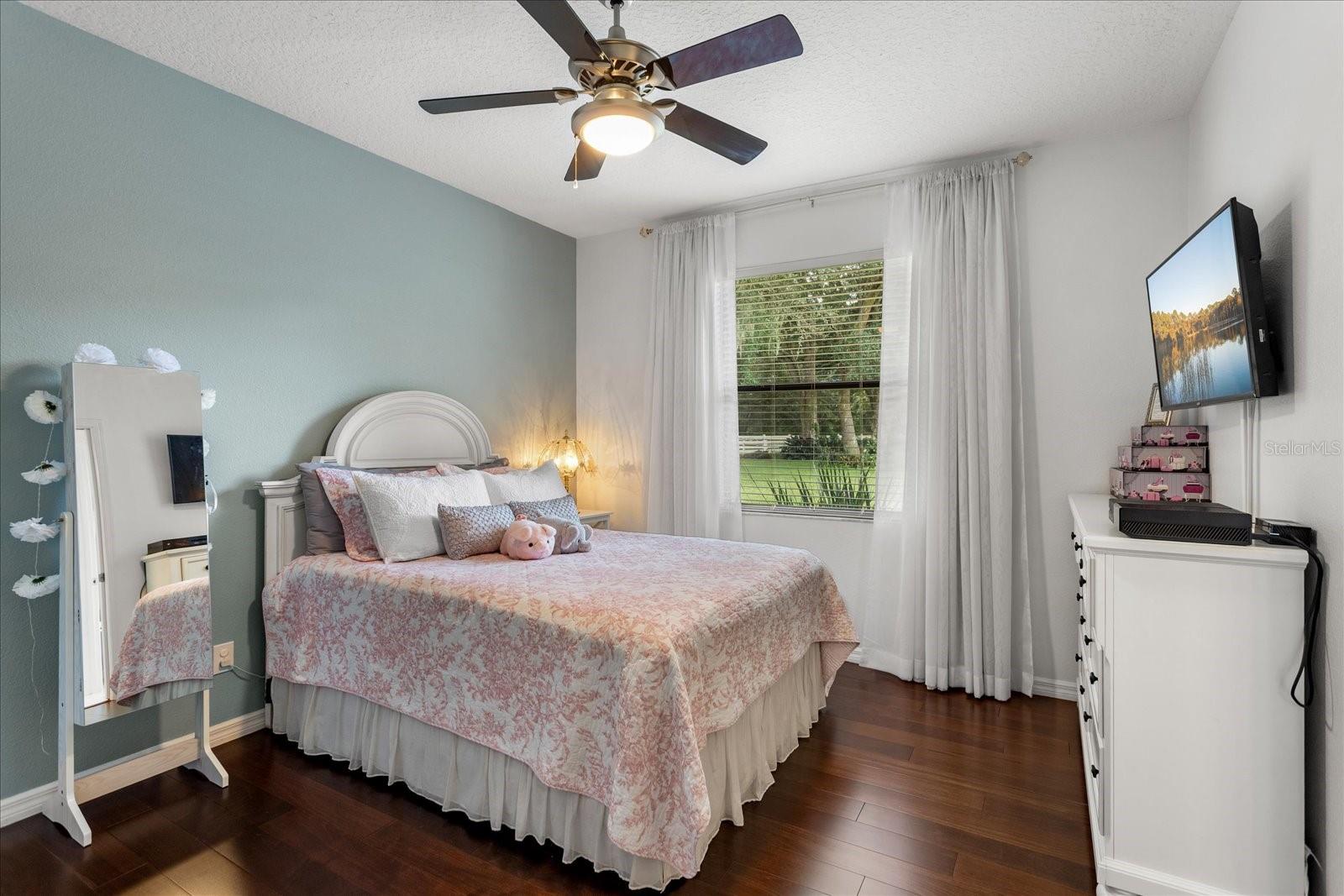 Image 34 of 49 For 574 Sand Wedge Loop